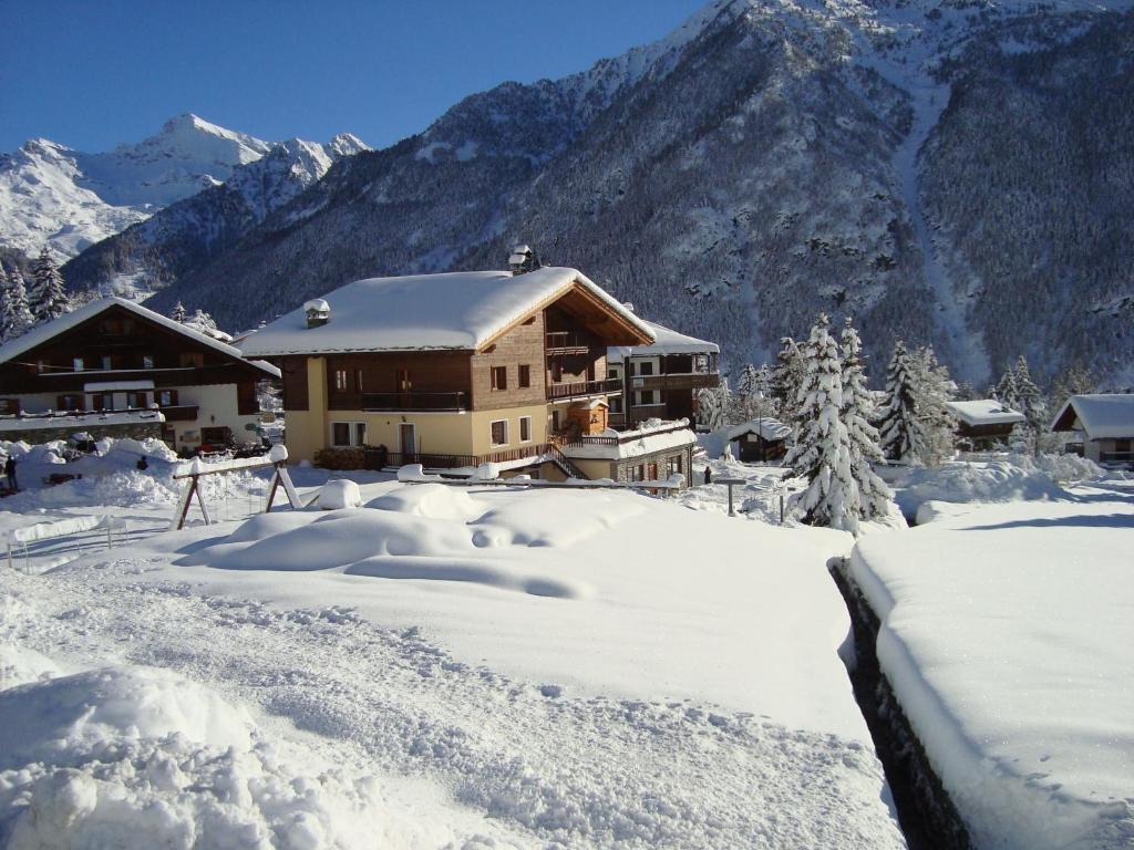 Affittacamere La Falconetta Champoluc Exterior foto